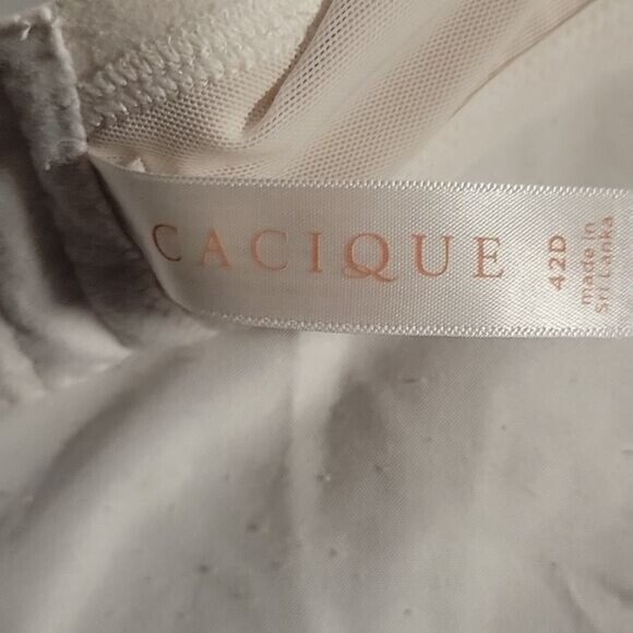 Sold‎ - Picture 4 of 7